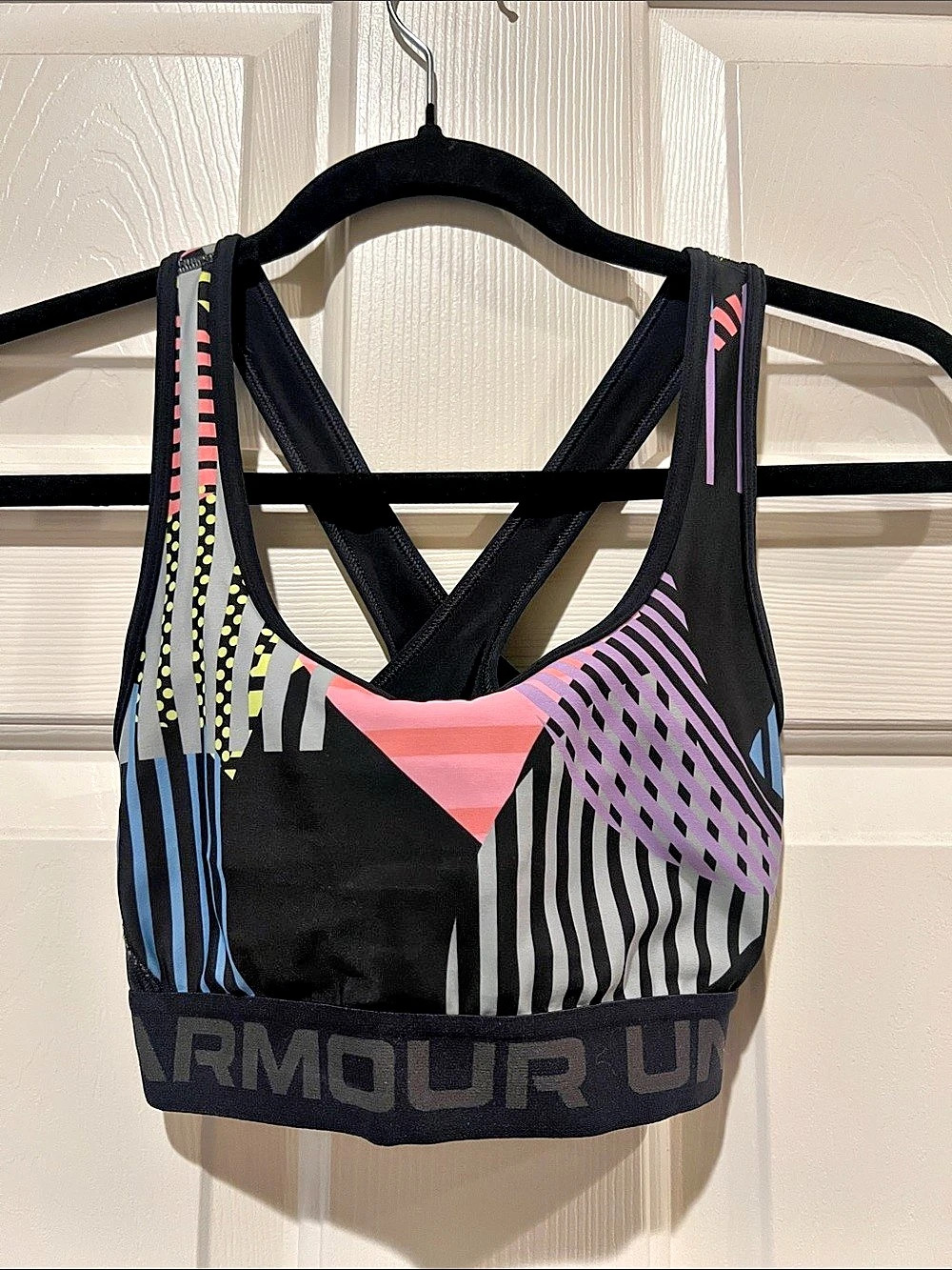 Under Armour Crossback Mid Printed Sports Bra Black & Pink